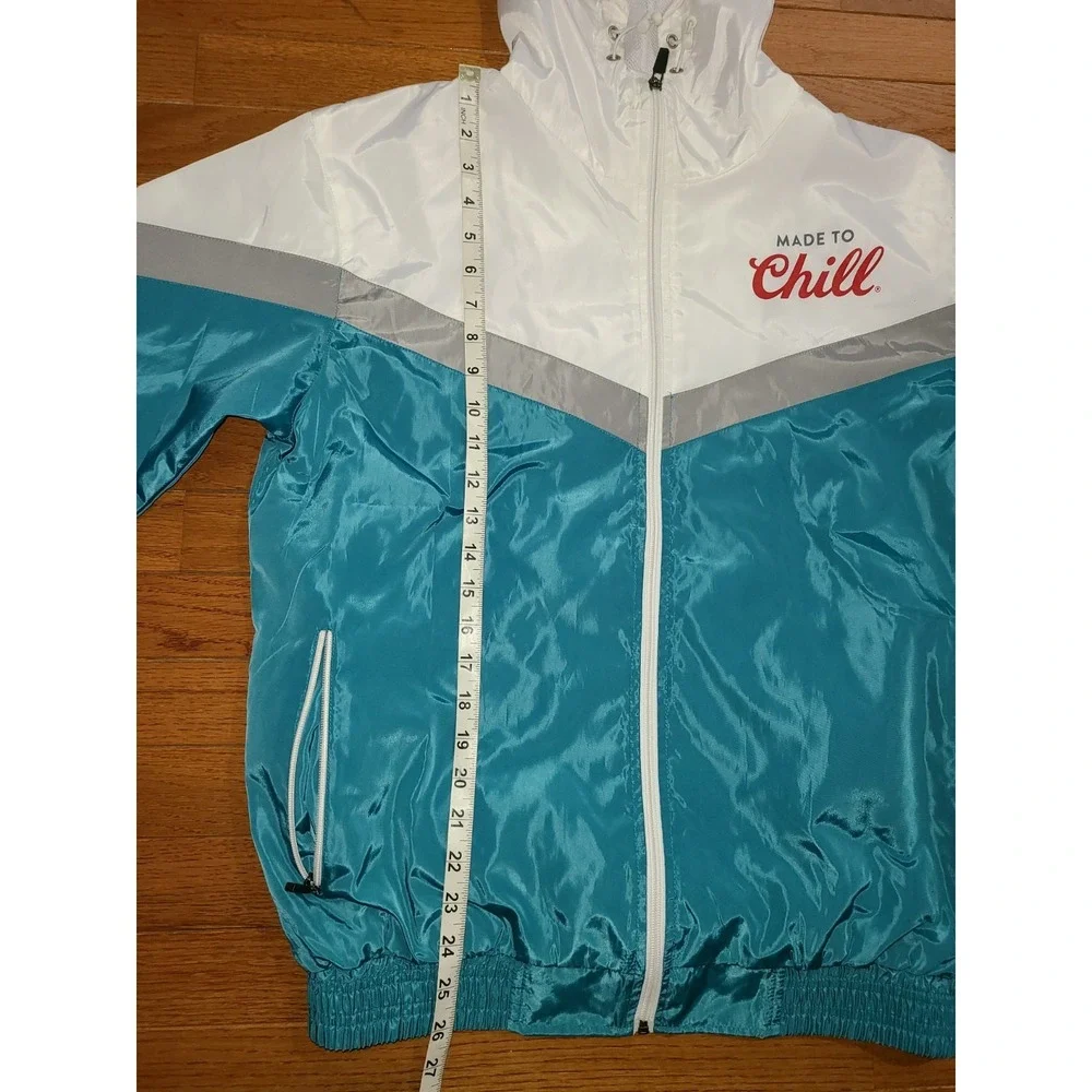 VTG Coors Light Wind Breaker Hoodie Jacket Turquoise Made to Chill Sz Sm‎ Vents